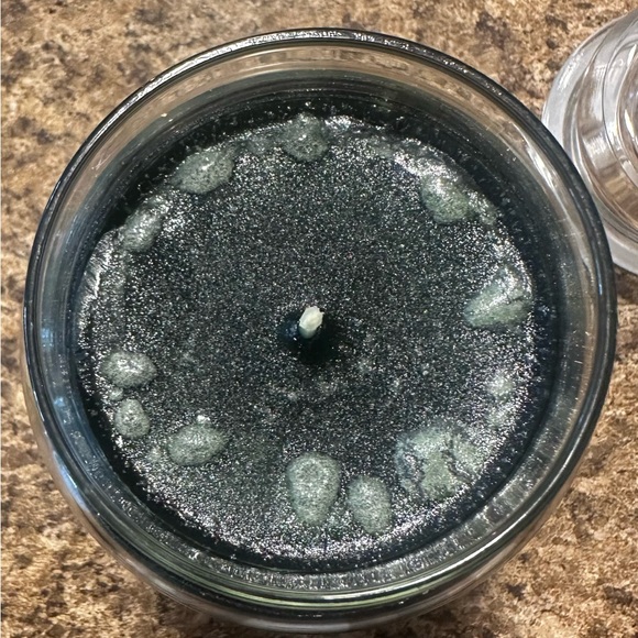 Yankee Candle Balsam & Cedar Green Jar - Picture 2 of 3